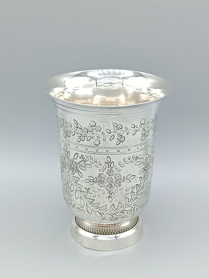 Large silver tulip tumbler with chased decoration...