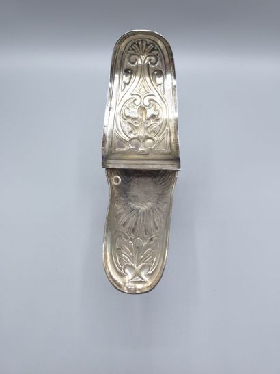 Silver incense dish.
Decorated with foliage.
Minerve...