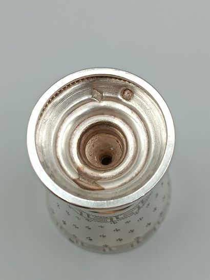 MASSAT Frères 
Silver egg cup on foot. 
Body...