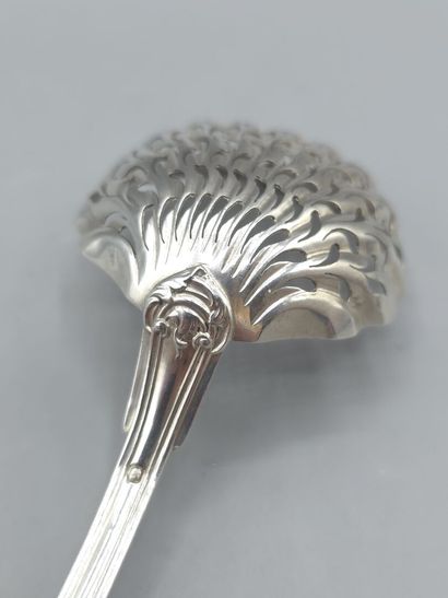 Silver sugar spoon / sprinkler.
Shell-shaped...
