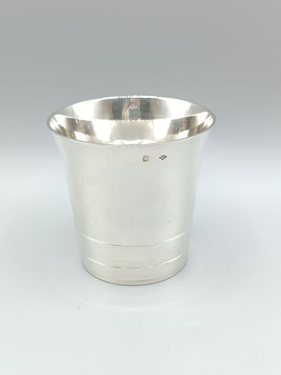 PUIFORCAT
Timbale en argent légèrement évasée...