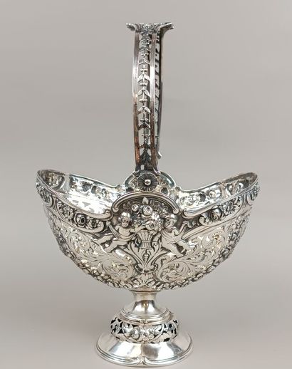 Grande corbeille ovale en argent en forme...