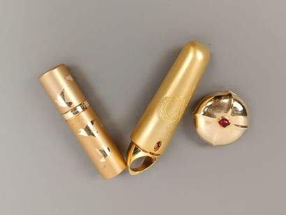 Christian Dior et Nina Ricci
2 vaporisateurs...