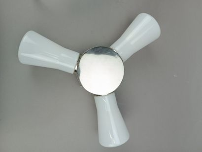 Plafonnier à trois bras en verre en forme...