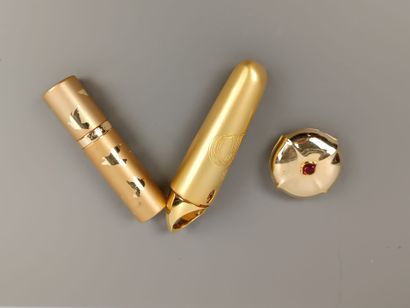 Christian Dior et Nina Ricci
2 vaporisateurs...