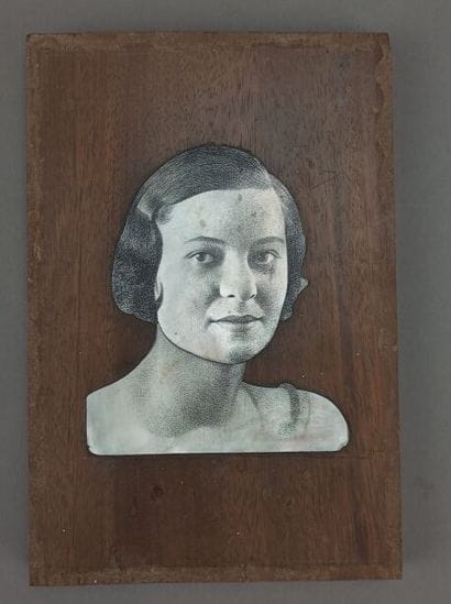 Portrait d'une dame des Années folles.
Impression...