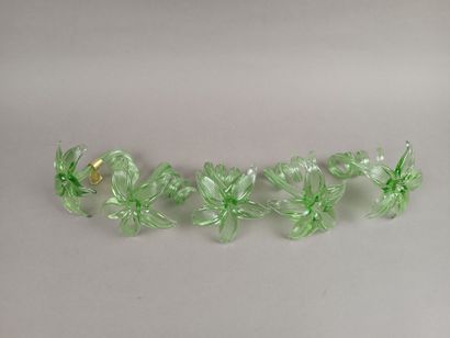 MURANO
Suite de 5 bougeoirs en verre tiré...