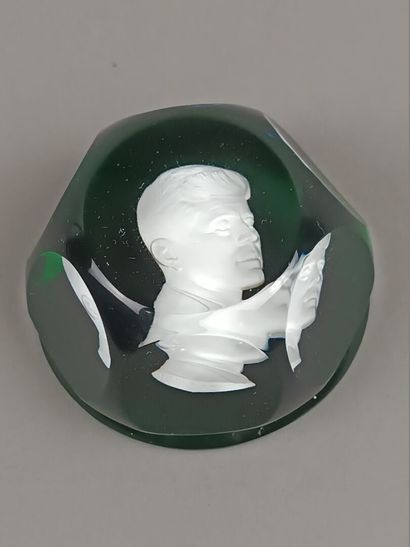 BACCARAT FRANCE
Boule presse-papier en verre.
Décor...