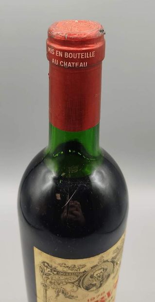POMEROL.
Petrus.
1 bouteille. 
1978.
Accrocs...