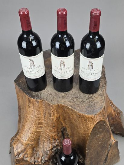 PAUILLAC
Château Latour 
4 B
1997
Petites...