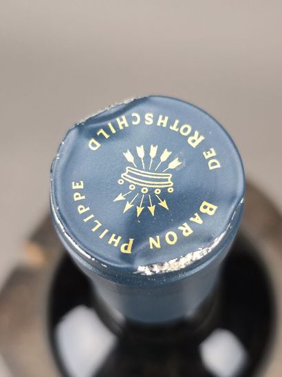 BORDEAUX
Mouton Cadet
1 jeroboam (3 litres)
1995
Étiquette...
