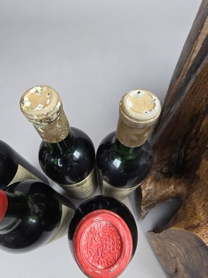 Lot panaché de 16 bouteilles
-POMMEROL Château...