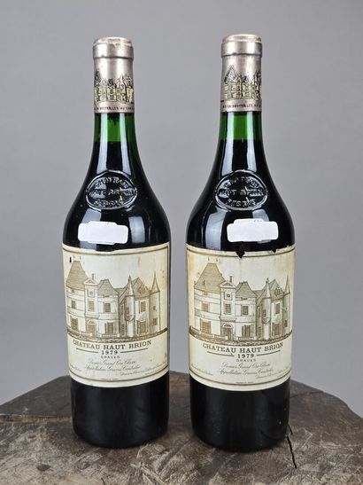 GRAVES
Château Haut Brion
2 B
1979
Eth, quelques...