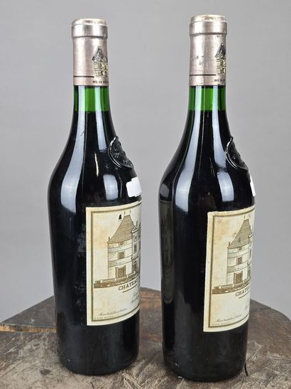 GRAVES
Château Haut Brion
2 B
1979
Eth, quelques...