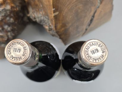 GRAVES
Château Haut Brion
2 B
1979
Eth, quelques...