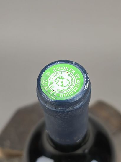 BORDEAUX
Mouton Cadet
1 magnum
1994
Étiquette...