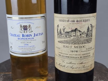 Lot comprenant:
- Haut Medoc, château le...