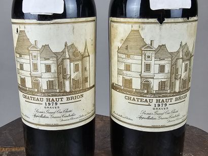 GRAVES
Château Haut Brion
2 B
1979
Eth, quelques...