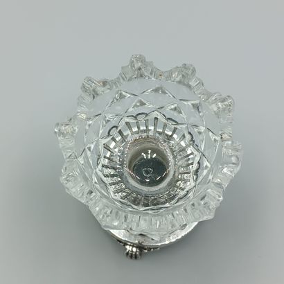 PARIS 1815-38
Salière tripode en argent d'époque...