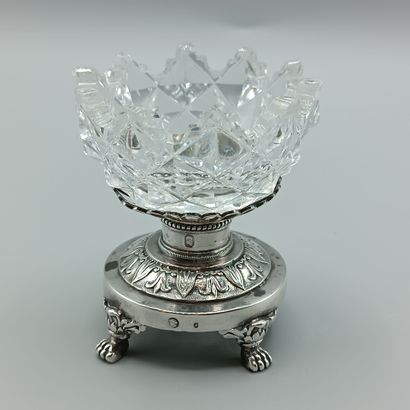 PARIS 1815-38
Salière tripode en argent d'époque...