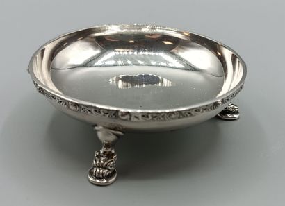 SHEFFIELD 1968
Circular silver display stand...