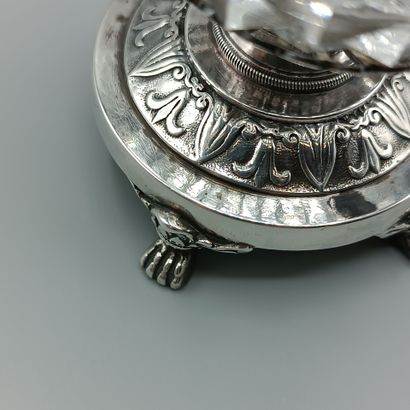 PARIS 1815-38
Salière tripode en argent d'époque...