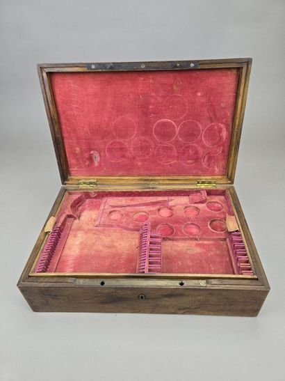 Coffret de ménagère en acajou et placage...