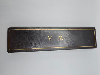 BOIVIN
Large all-silver pie server, presented...
