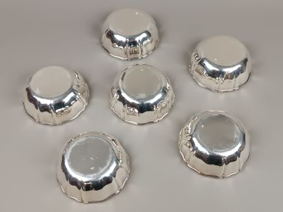 JEZLER
Service consisting of 6 silver bowls/displays...