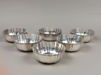 JEZLER
Service consisting of 6 silver bowls/displays...
