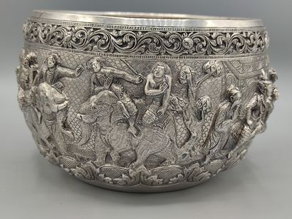 THAILAND
Large silver bowl with semi-relief...