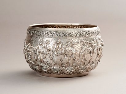 THAILAND
Large silver bowl with semi-relief...