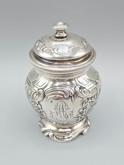 Silver pepper mill decorated with rocailles,...