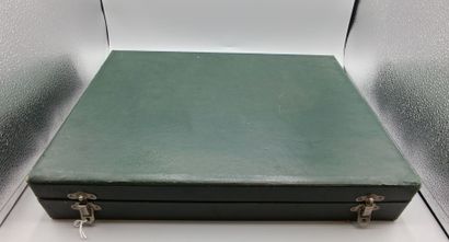 Coffret de ménagère de CHRISTOFLE.
Signé...