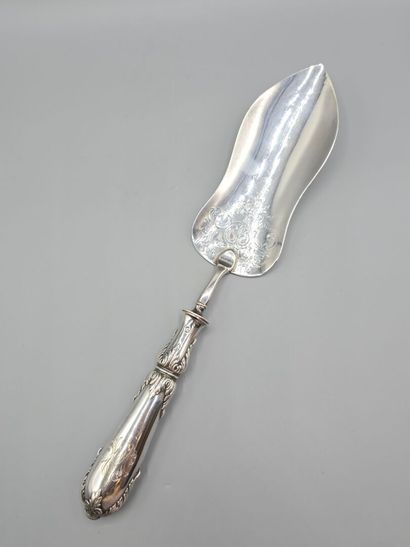 BOIVIN
Large all-silver pie server, presented...
