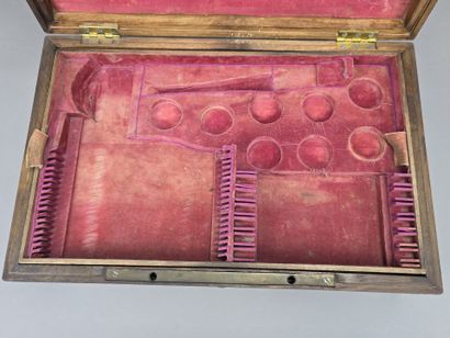 Coffret de ménagère en acajou et placage...
