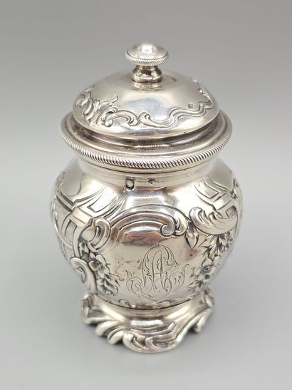 Silver pepper mill decorated with rocailles,...
