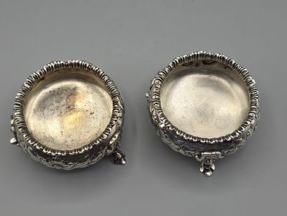 LONDRES 1876
Paire de grandes salières dites...