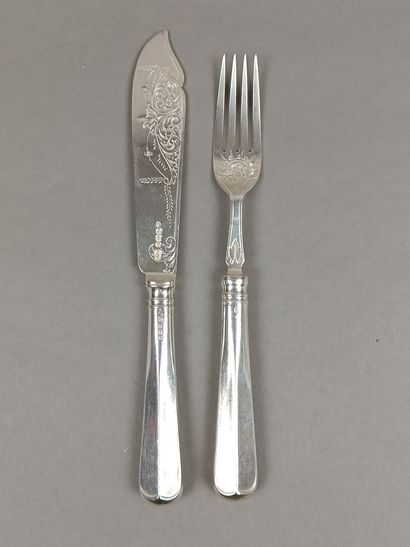 Service à poisson en argent composé de ses...