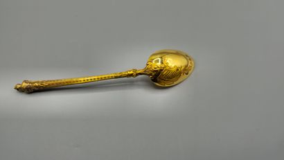 Set of 12 vermeil coffee spoons.
Spoon engraved...