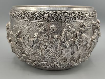 THAILAND
Large silver bowl with semi-relief...
