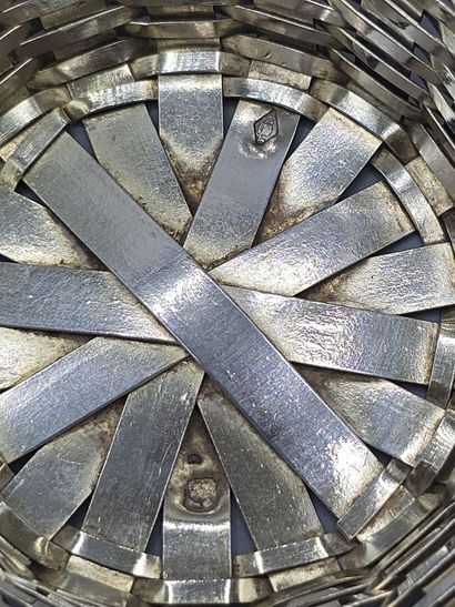 Panier tressé en argent, intérieur avec léger...