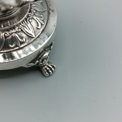 PARIS 1815-38
Salière tripode en argent d'époque...