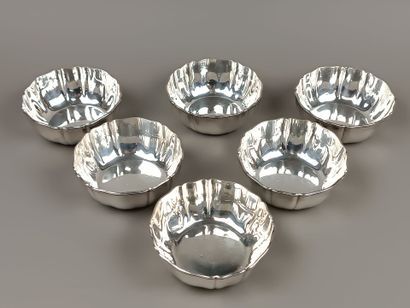 JEZLER
Service consisting of 6 silver bowls/displays...
