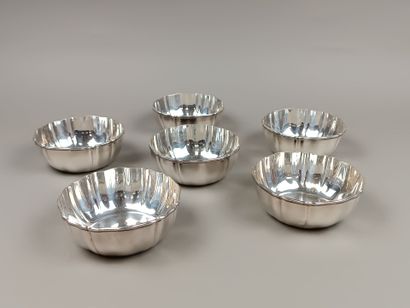 JEZLER
Service consisting of 6 silver bowls/displays...