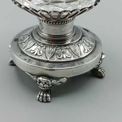 PARIS 1815-38
Salière tripode en argent d'époque...