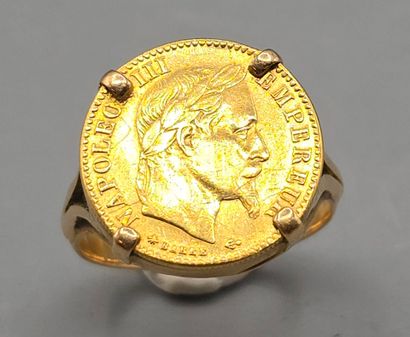 Pièce de 10 francs en or jaune montée en...