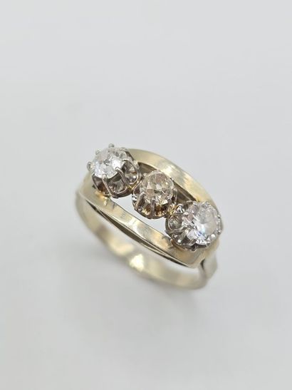 Bague en platine et or blanc 750°° ornée...
