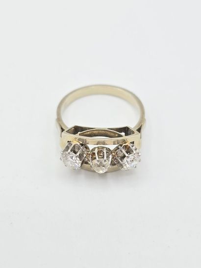 Bague en platine et or blanc 750°° ornée...