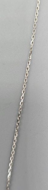 Collier en or blanc 750°°constitué d'un pendentif...